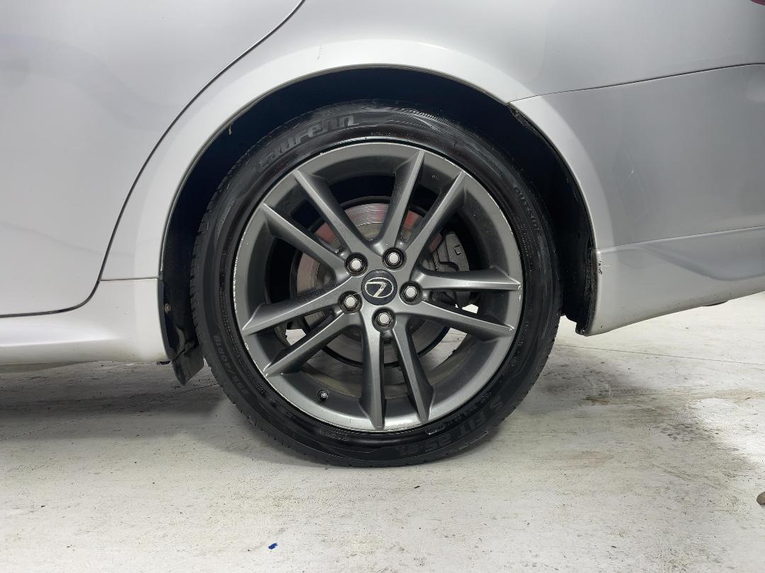 Photo '11' of Lexus IS350