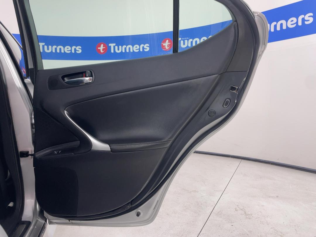 Photo '19' of Lexus IS350