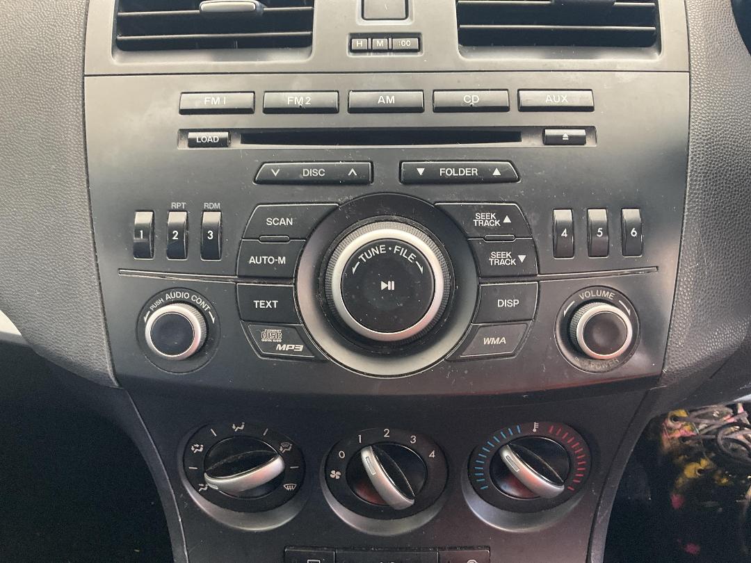 Photo '8' of Mazda 3