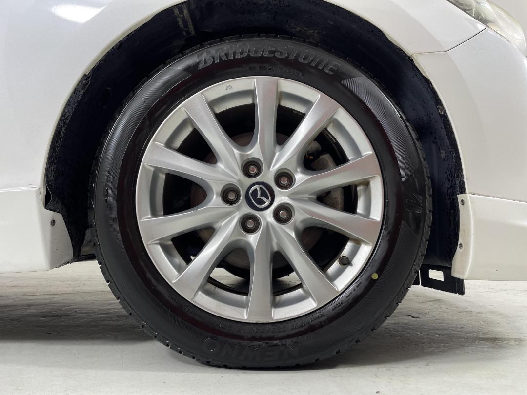 Photo '9' of Mazda Atenza