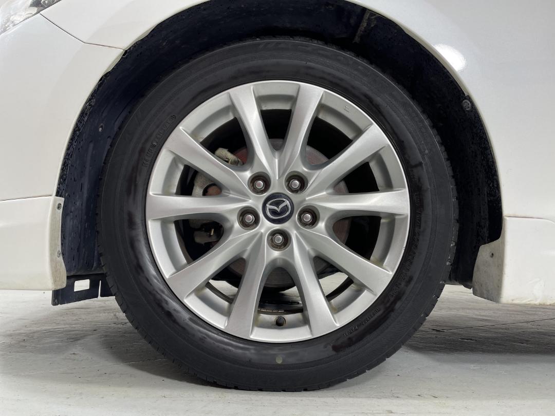 Photo '10' of Mazda Atenza