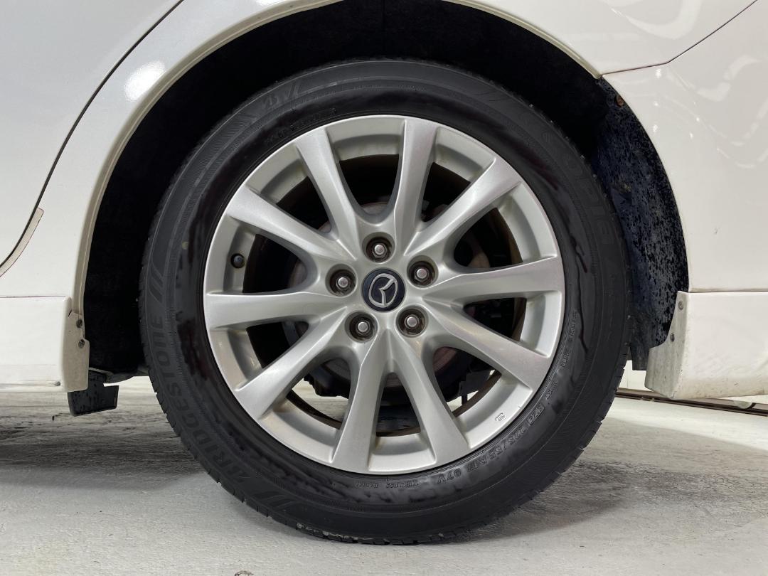 Photo '11' of Mazda Atenza