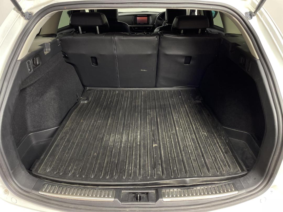 Photo '14' of Mazda Atenza