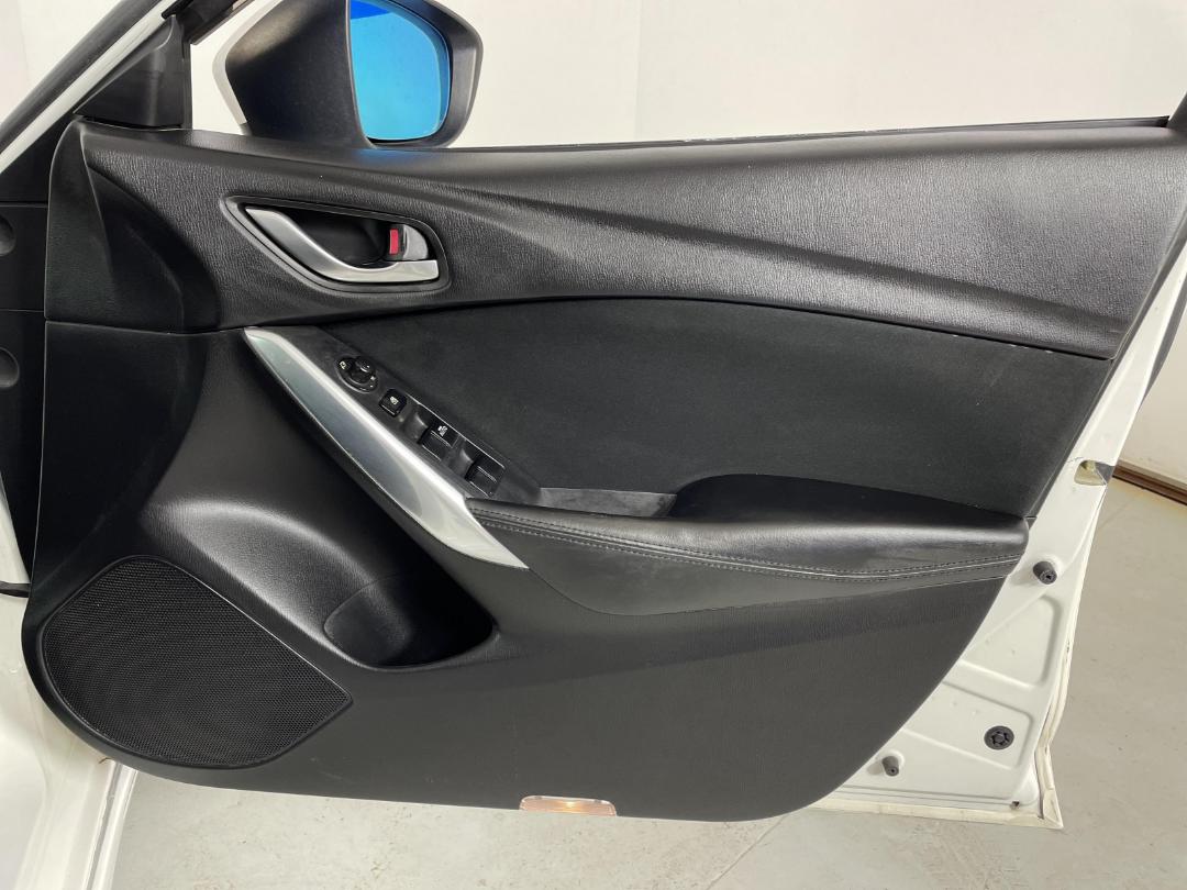 Photo '15' of Mazda Atenza