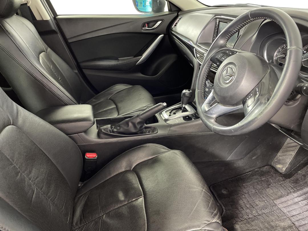 Photo '16' of Mazda Atenza