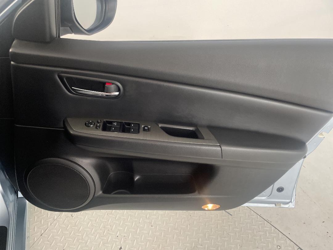 Photo '15' of Mazda Atenza