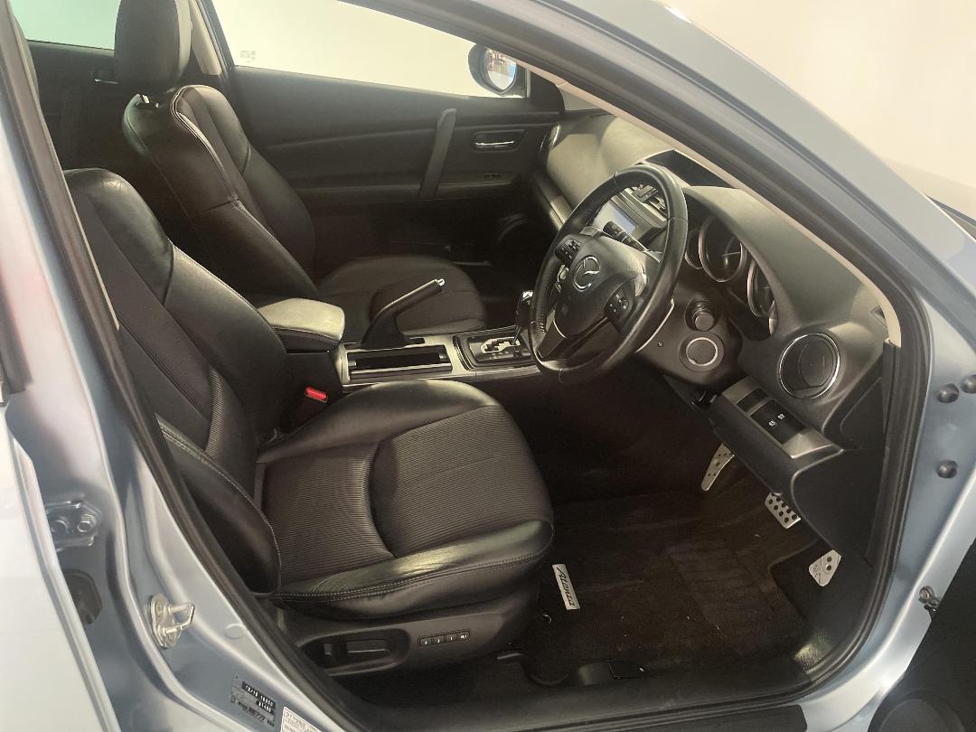 Photo '16' of Mazda Atenza