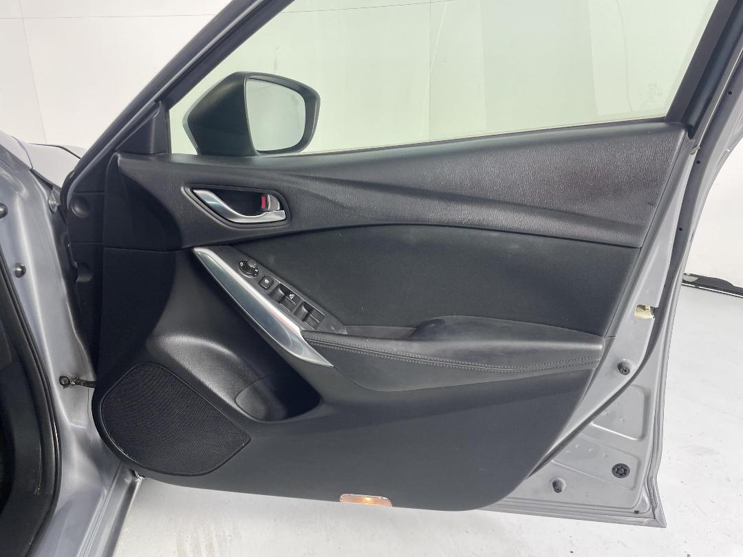 Photo '15' of Mazda Atenza Photo '15' of Mazda Atenza