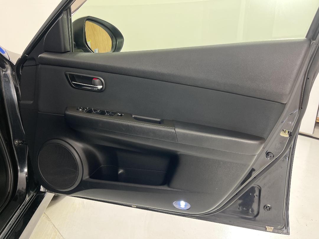 Photo '15' of Mazda Atenza