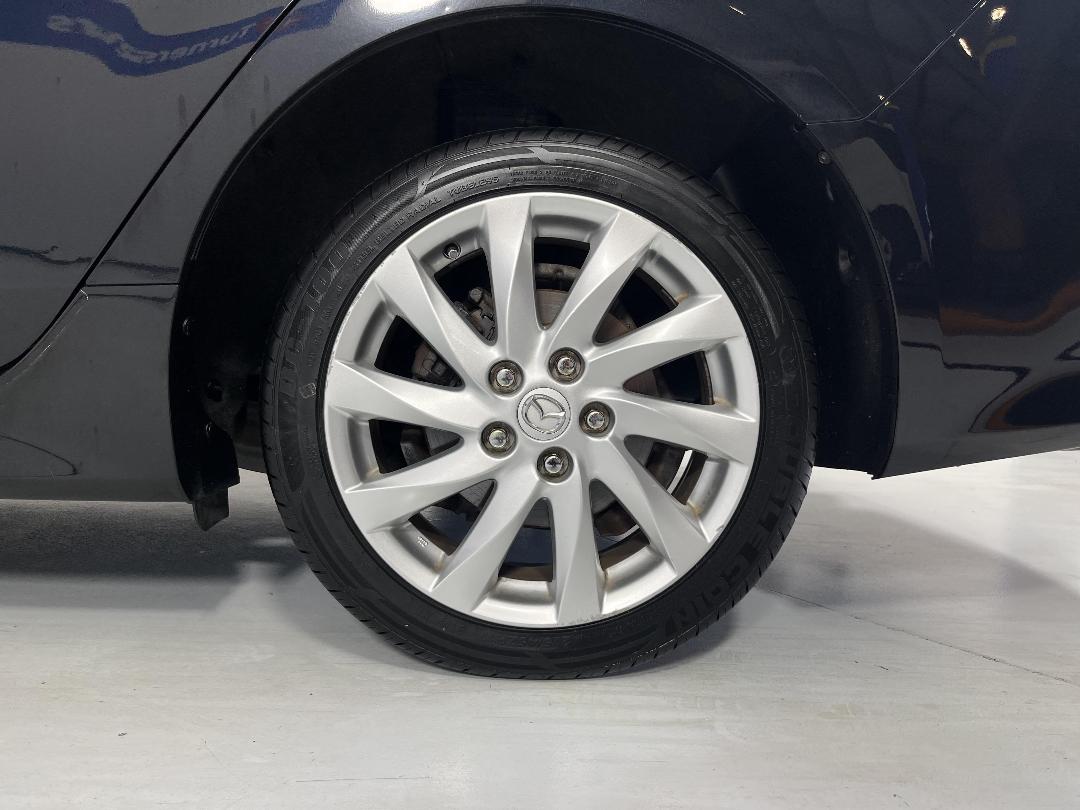 Photo '11' of Mazda Atenza