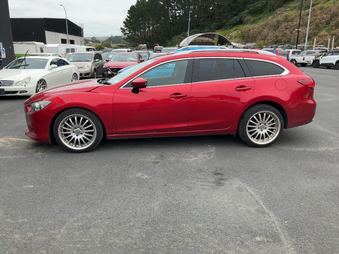 Photo '4' of Mazda Atenza