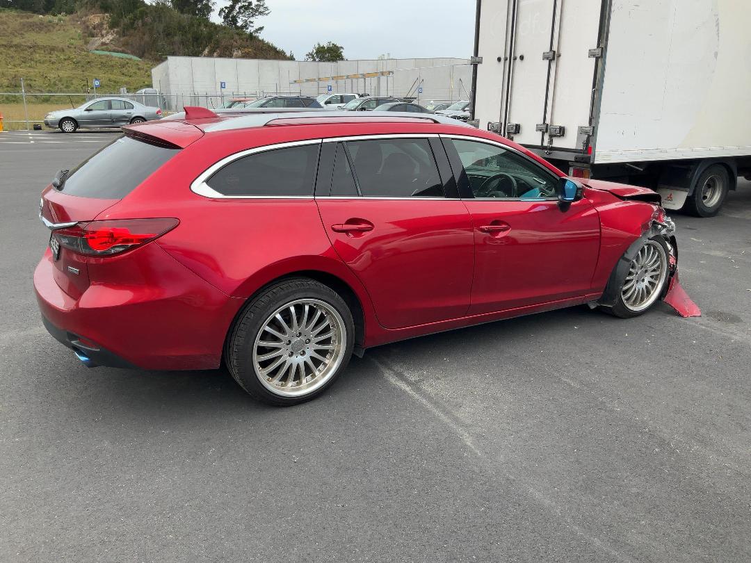 Photo '8' of Mazda Atenza