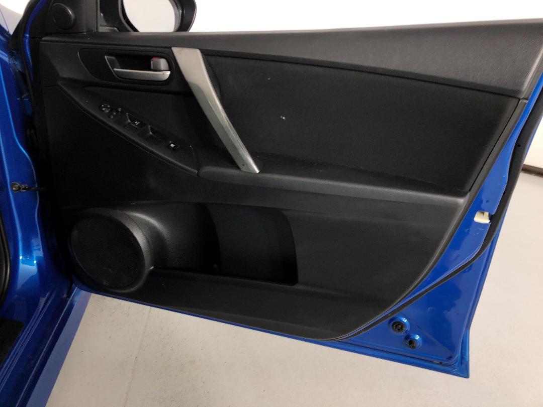 Photo '15' of Mazda Axela Photo '15' of Mazda Axela