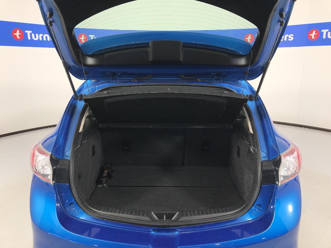 Photo '14' of Mazda Axela Photo '14' of Mazda Axela