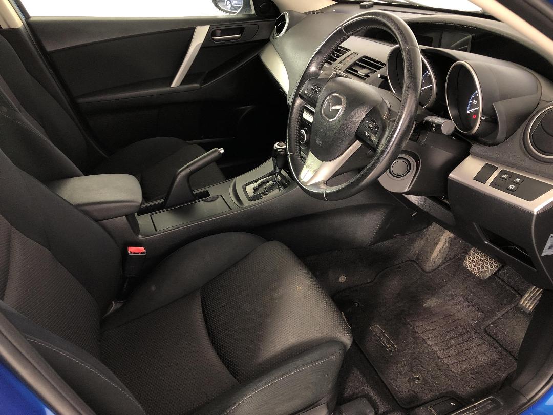 Photo '16' of Mazda Axela Photo '16' of Mazda Axela