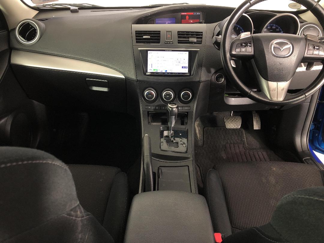 Photo '17' of Mazda Axela Photo '17' of Mazda Axela