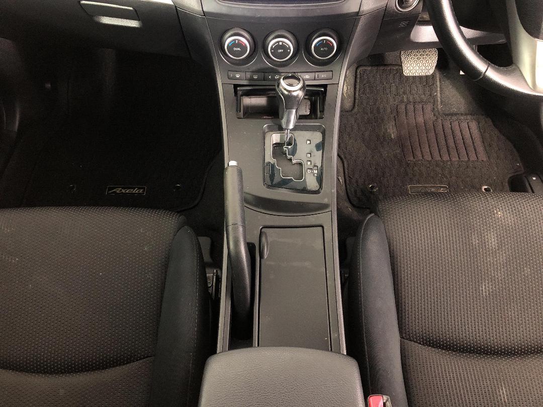 Photo '18' of Mazda Axela Photo '18' of Mazda Axela