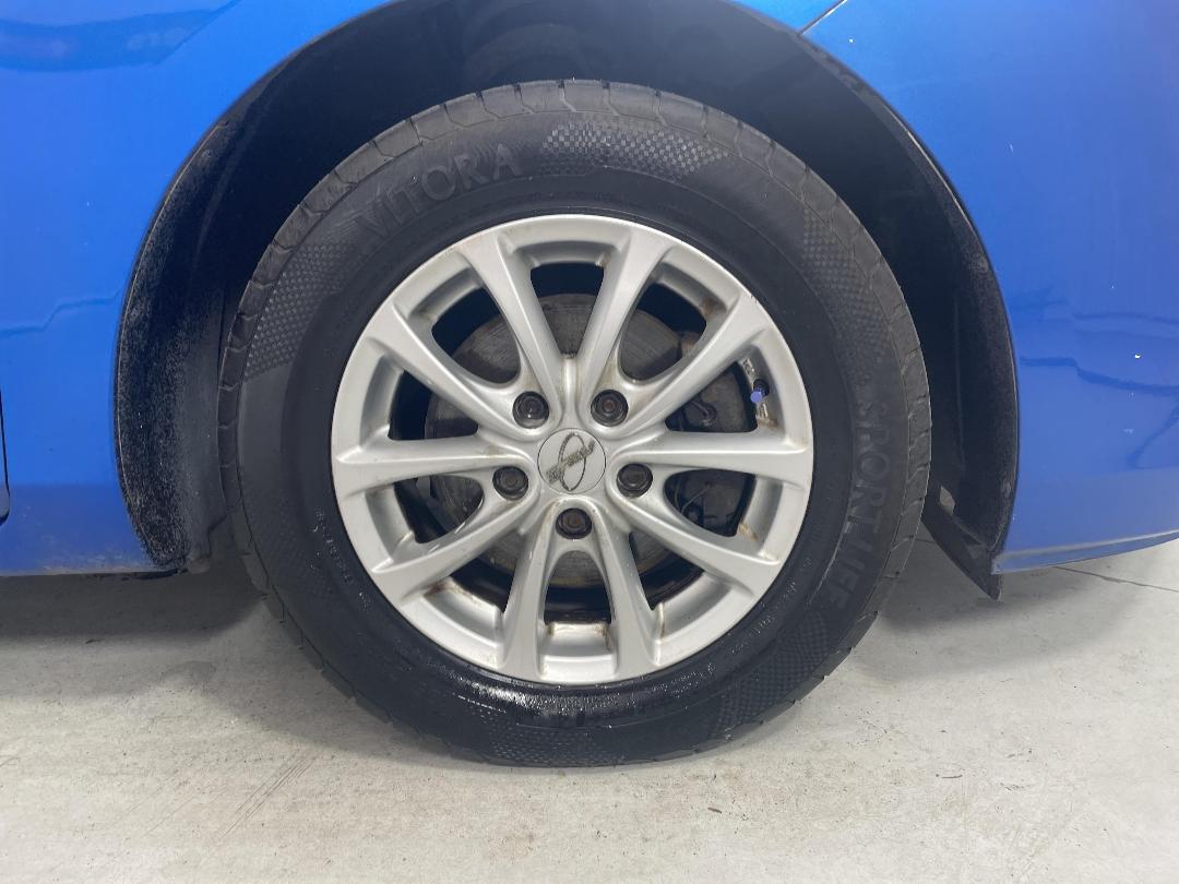 Photo '9' of Mazda Axela Photo '9' of Mazda Axela