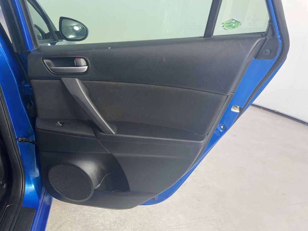 Photo '19' of Mazda Axela Photo '19' of Mazda Axela