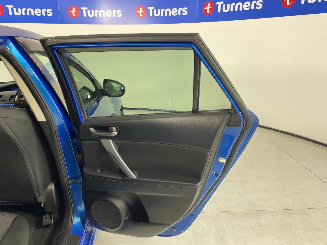 Photo '19' of Mazda Axela