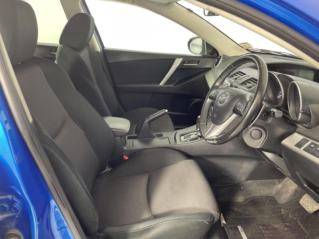 Photo '16' of Mazda Axela