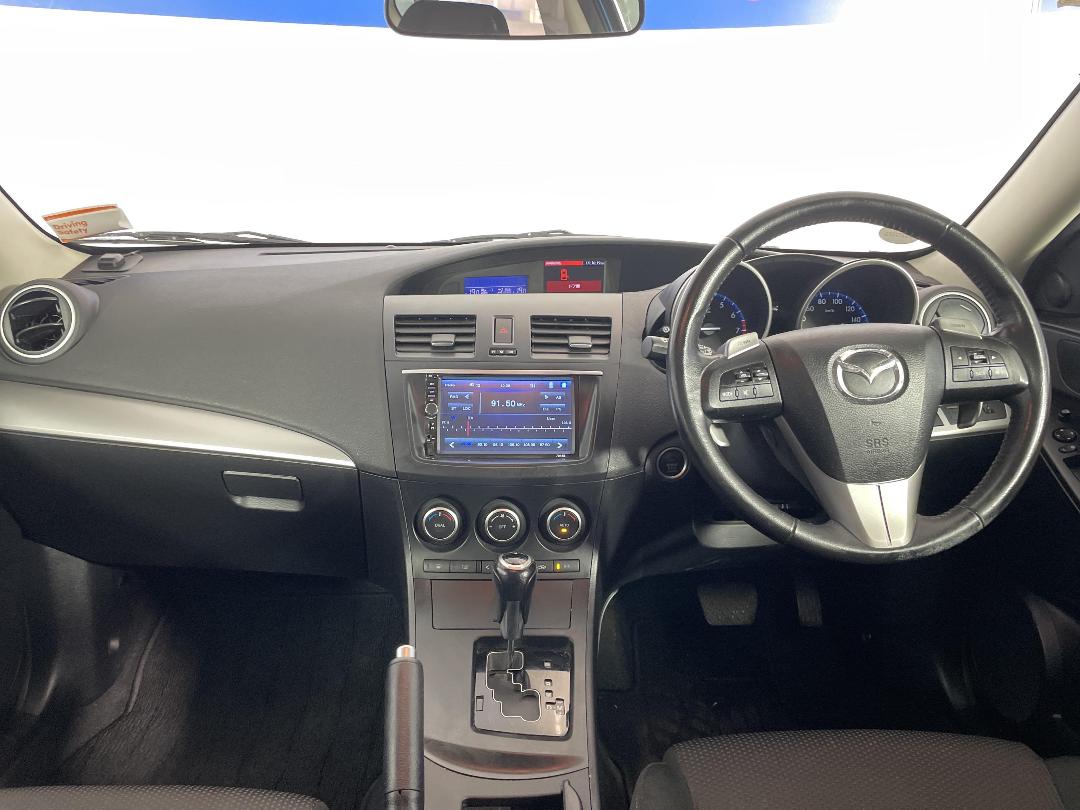 Photo '17' of Mazda Axela