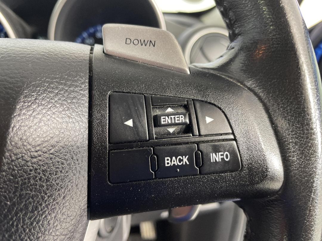 Photo '24' of Mazda Axela