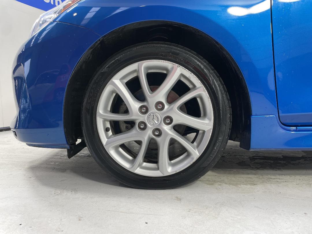 Photo '10' of Mazda Axela