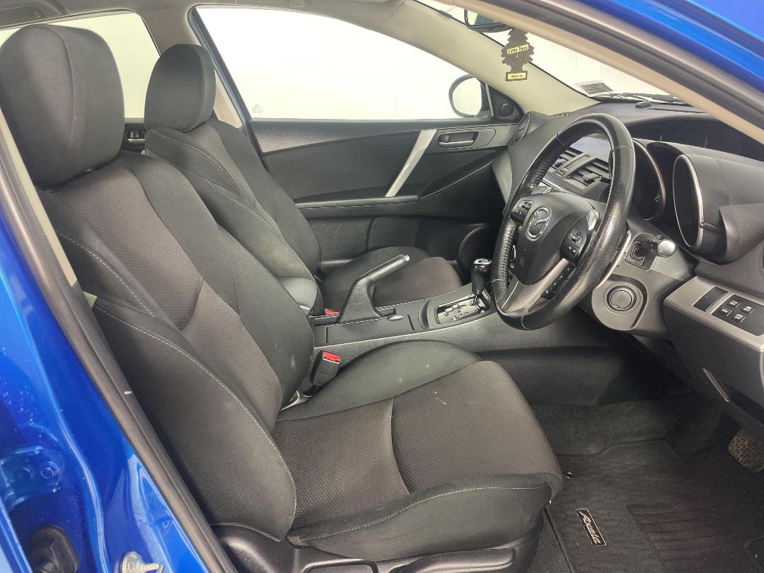 Photo '16' of Mazda Axela