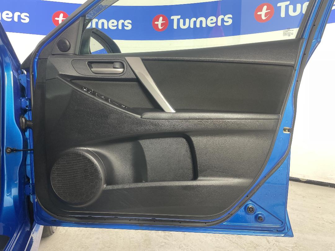 Photo '15' of Mazda Axela