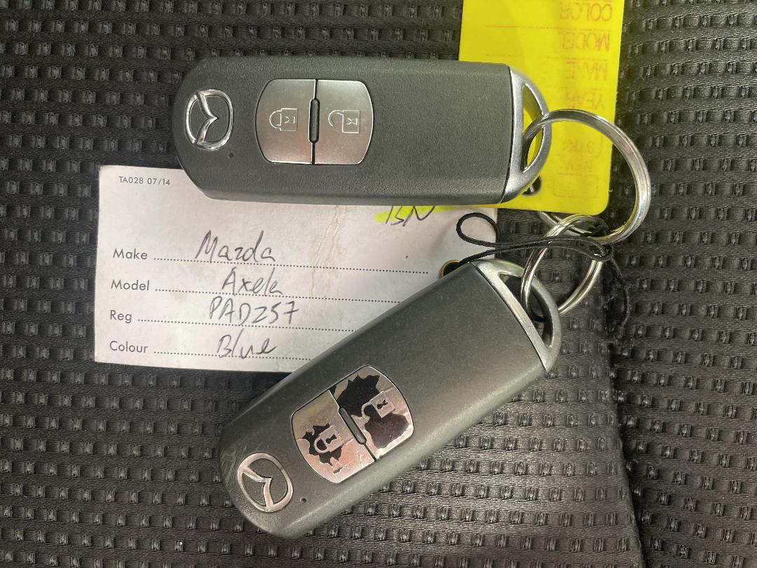 Photo '22' of Mazda Axela