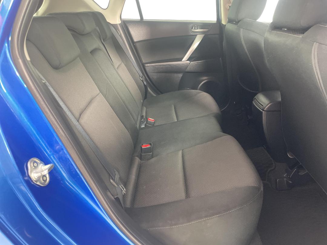 Photo '20' of Mazda Axela