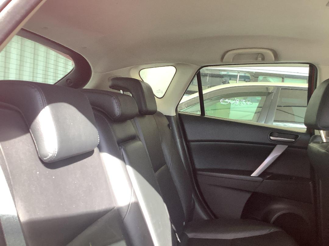 Photo '10' of Mazda Axela