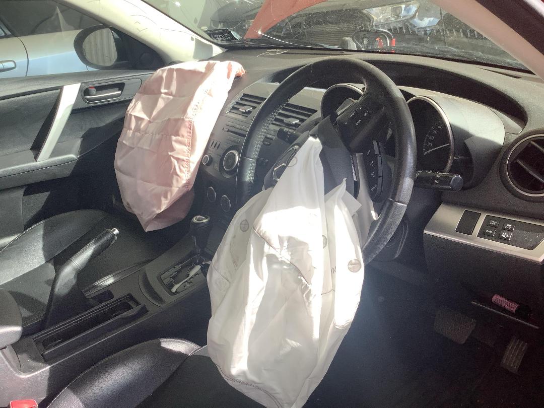 Photo '11' of Mazda Axela