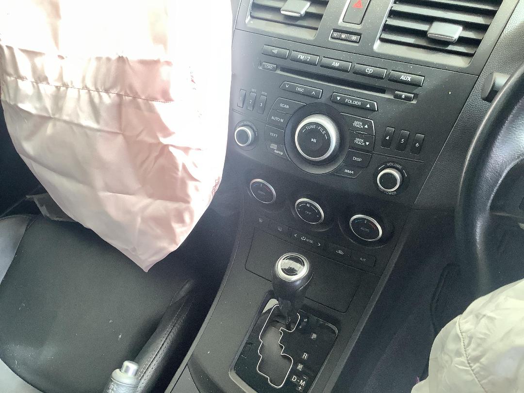 Photo '17' of Mazda Axela