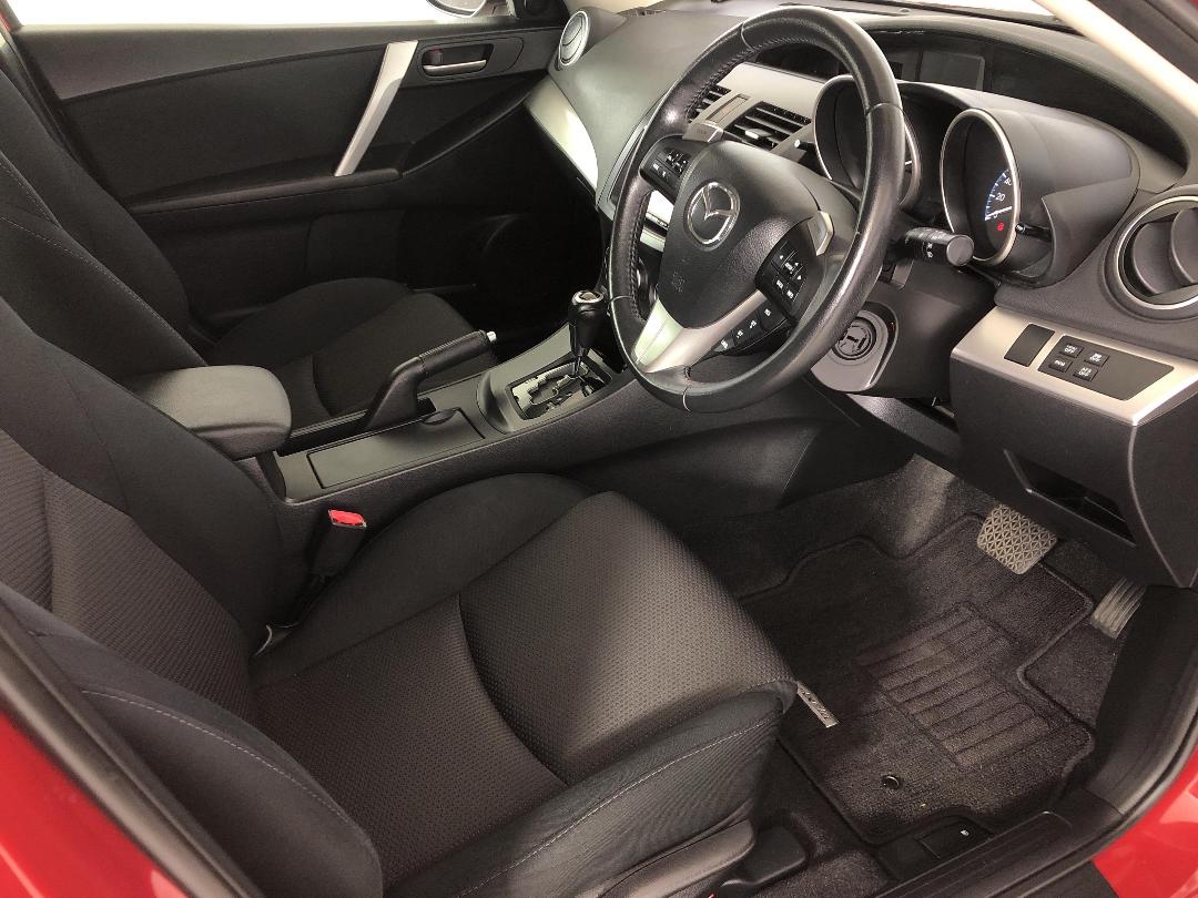 Photo '16' of Mazda Axela Photo '16' of Mazda Axela