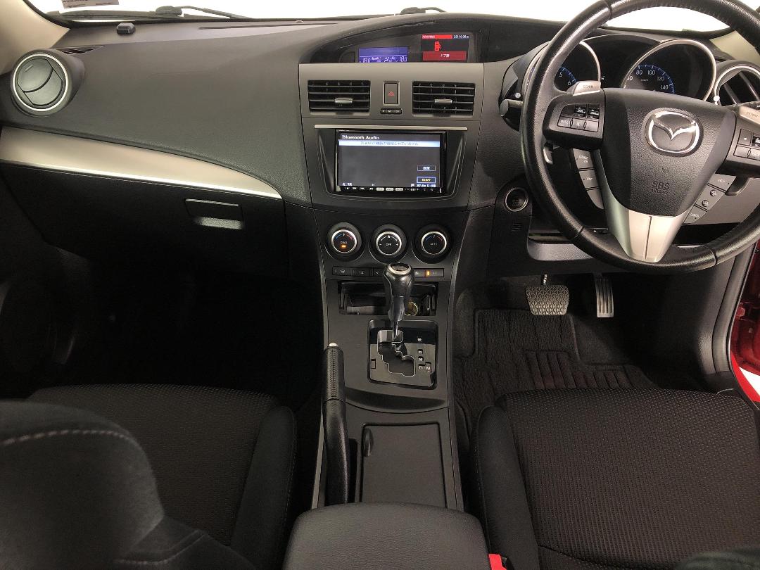 Photo '17' of Mazda Axela Photo '17' of Mazda Axela