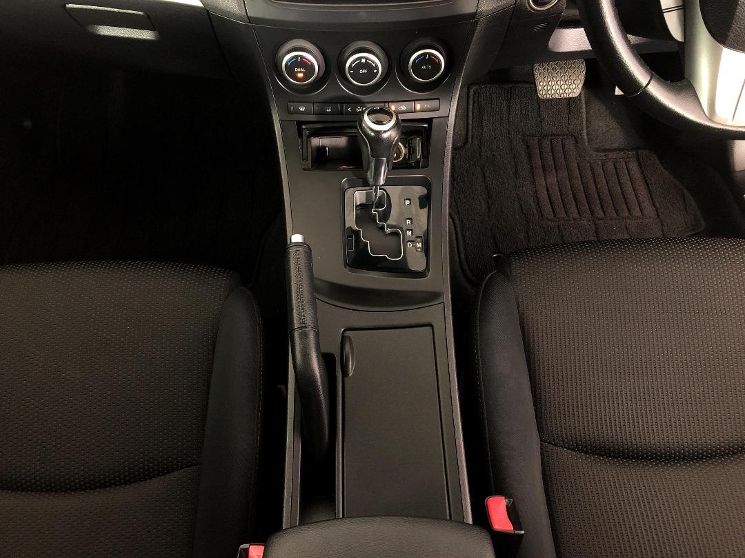 Photo '18' of Mazda Axela Photo '18' of Mazda Axela