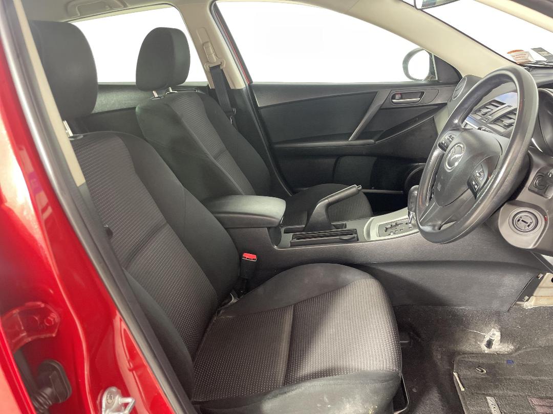 Photo '16' of Mazda Axela