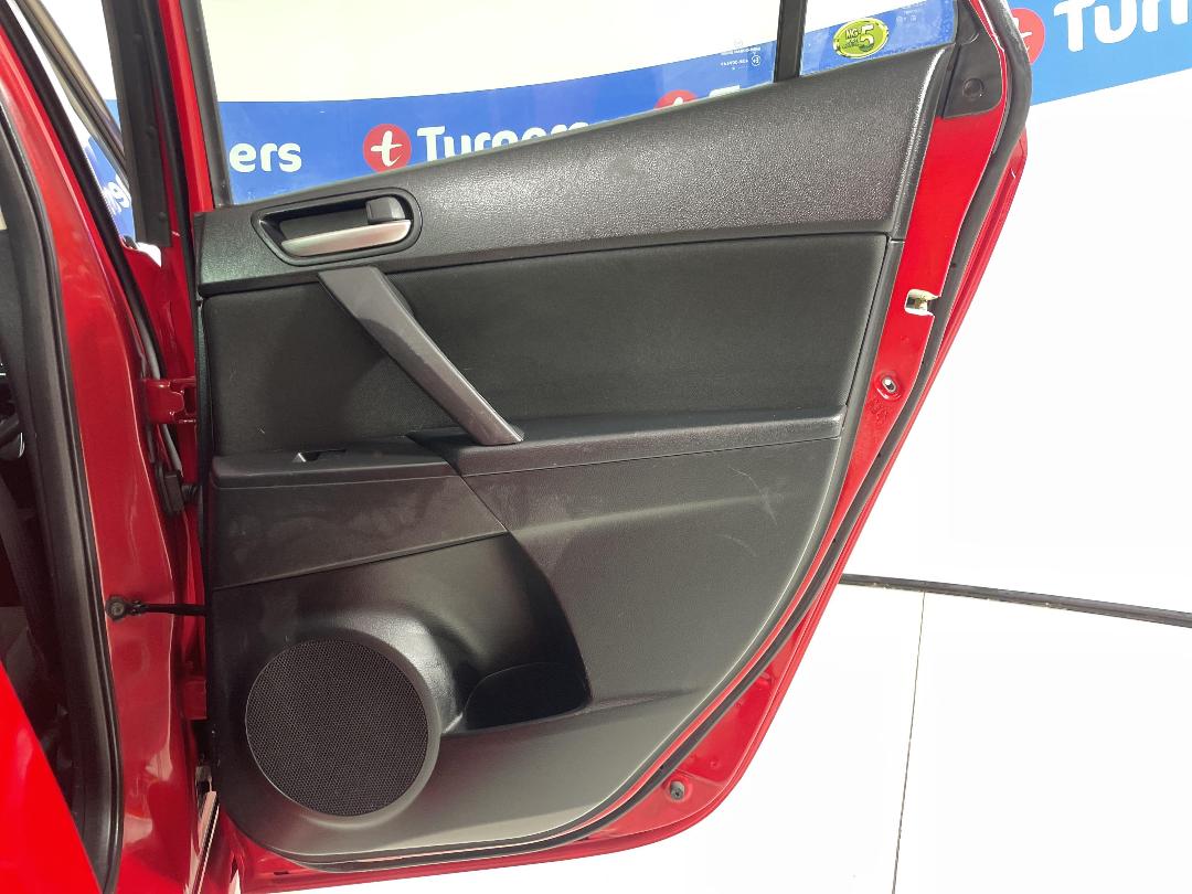 Photo '19' of Mazda Axela