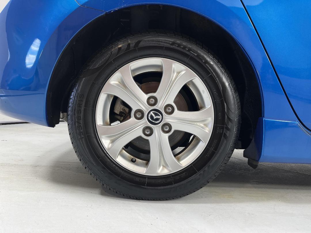 Photo '12' of Mazda Axela