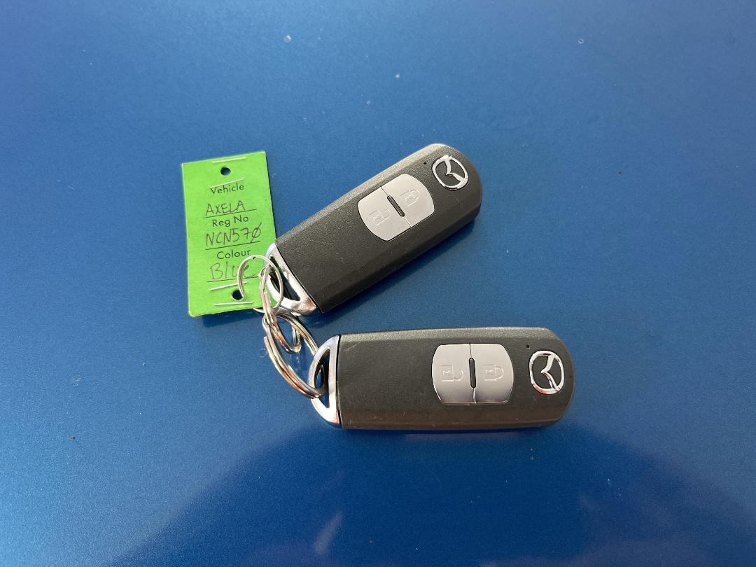 Photo '22' of Mazda Axela