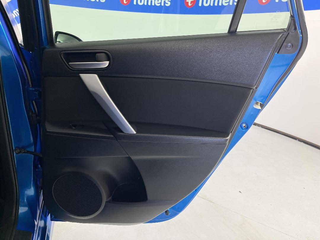 Photo '19' of Mazda Axela