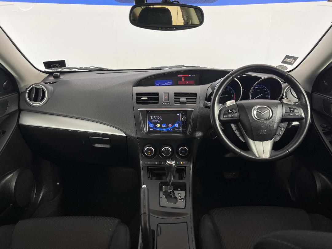 Photo '17' of Mazda Axela