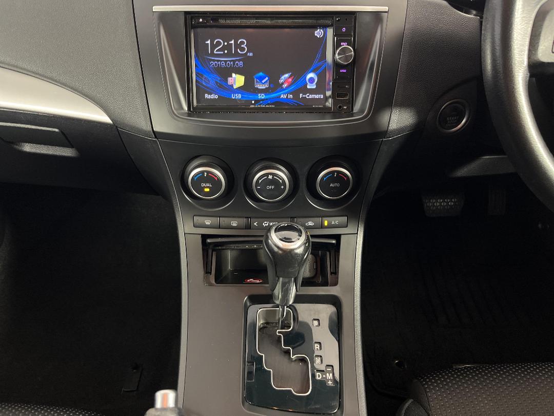 Photo '18' of Mazda Axela