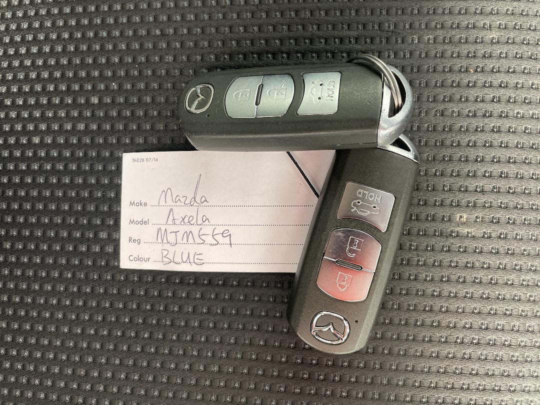 Photo '22' of Mazda Axela