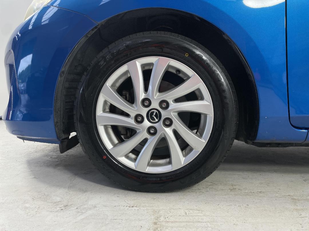 Photo '10' of Mazda Axela