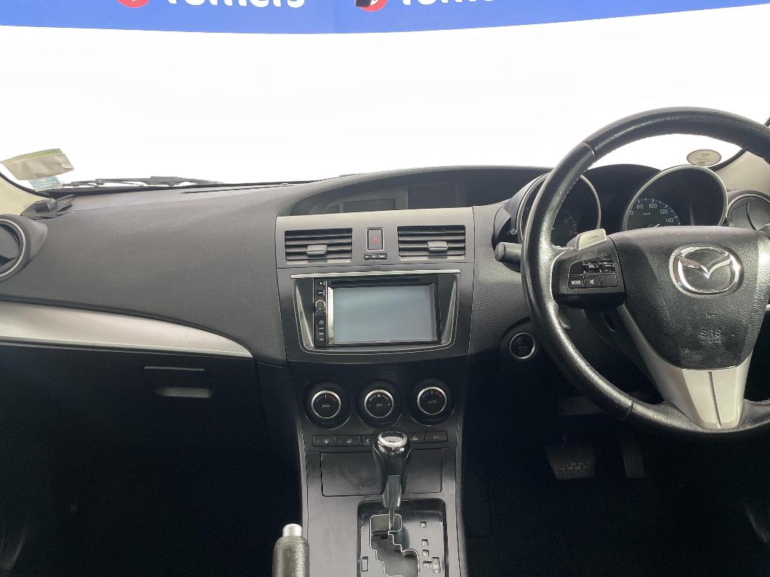 Photo '17' of Mazda Axela