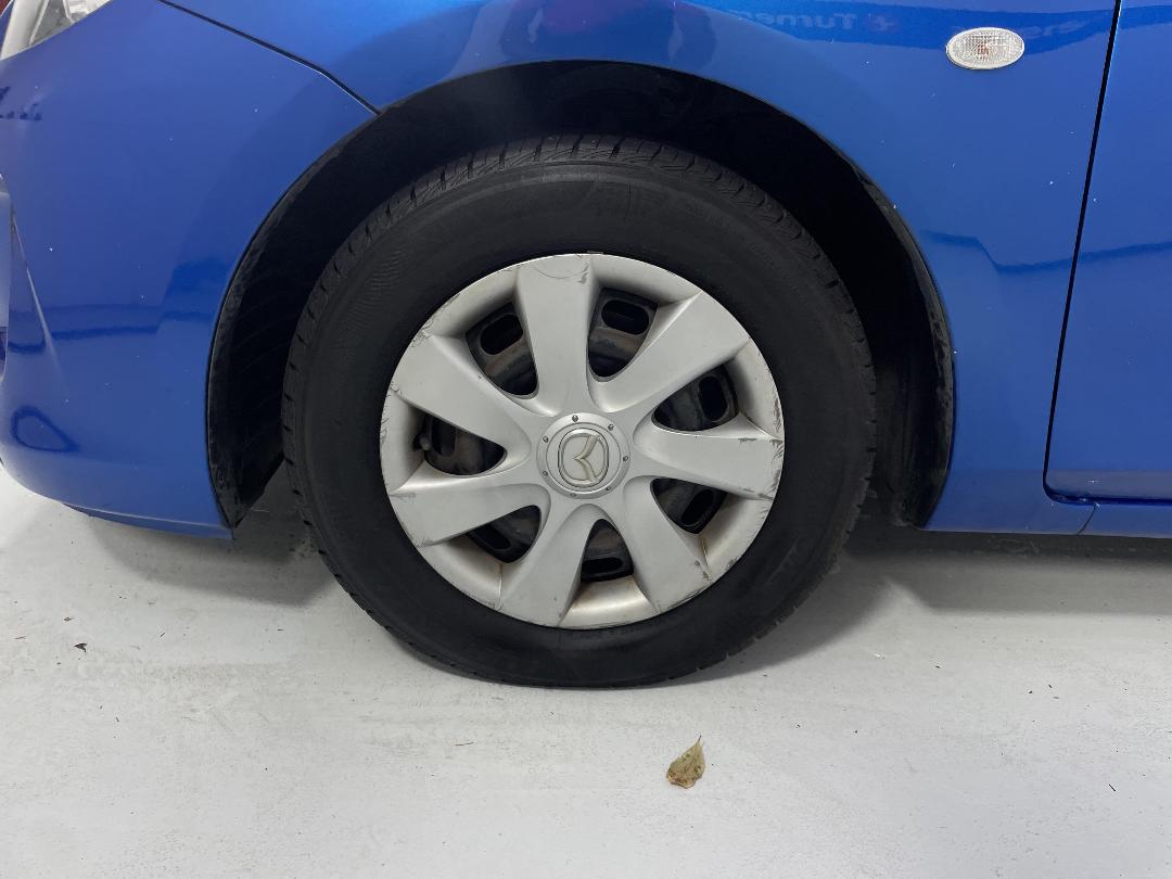 Photo '10' of Mazda Axela