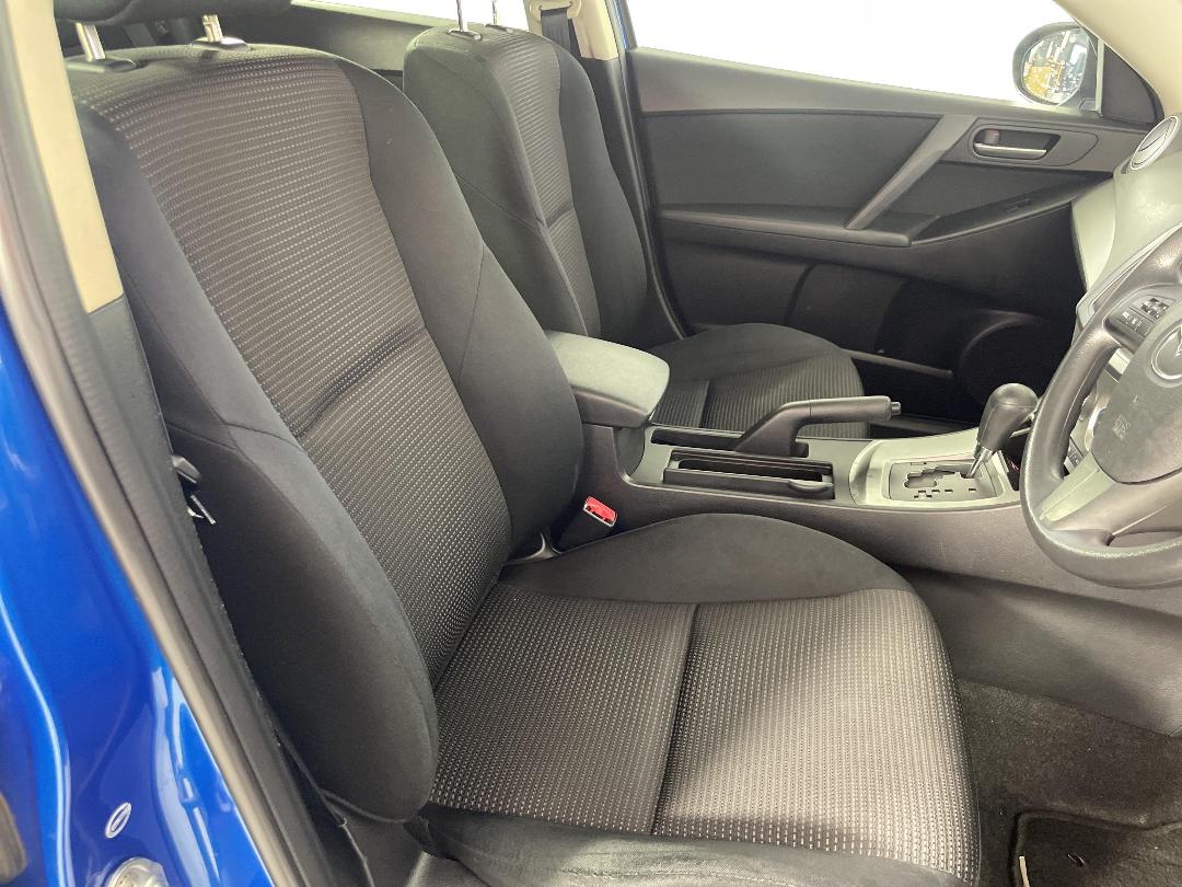 Photo '16' of Mazda Axela